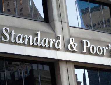 S&P: Αναβάθμιση του outlook της Ελλάδας σε θετικό